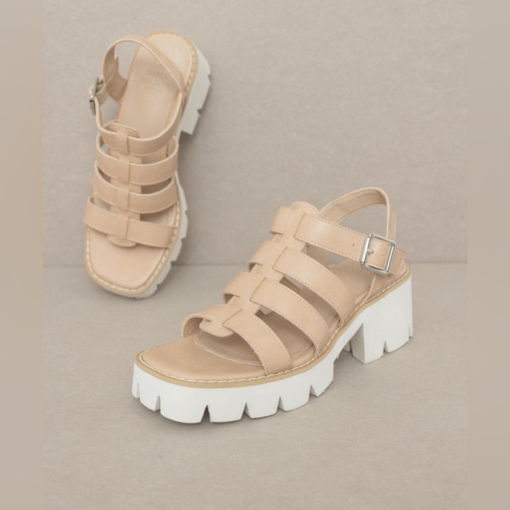 NIB!! NEW! NEVER WORN!! Lug Sole Heeled Gladiator Sandals